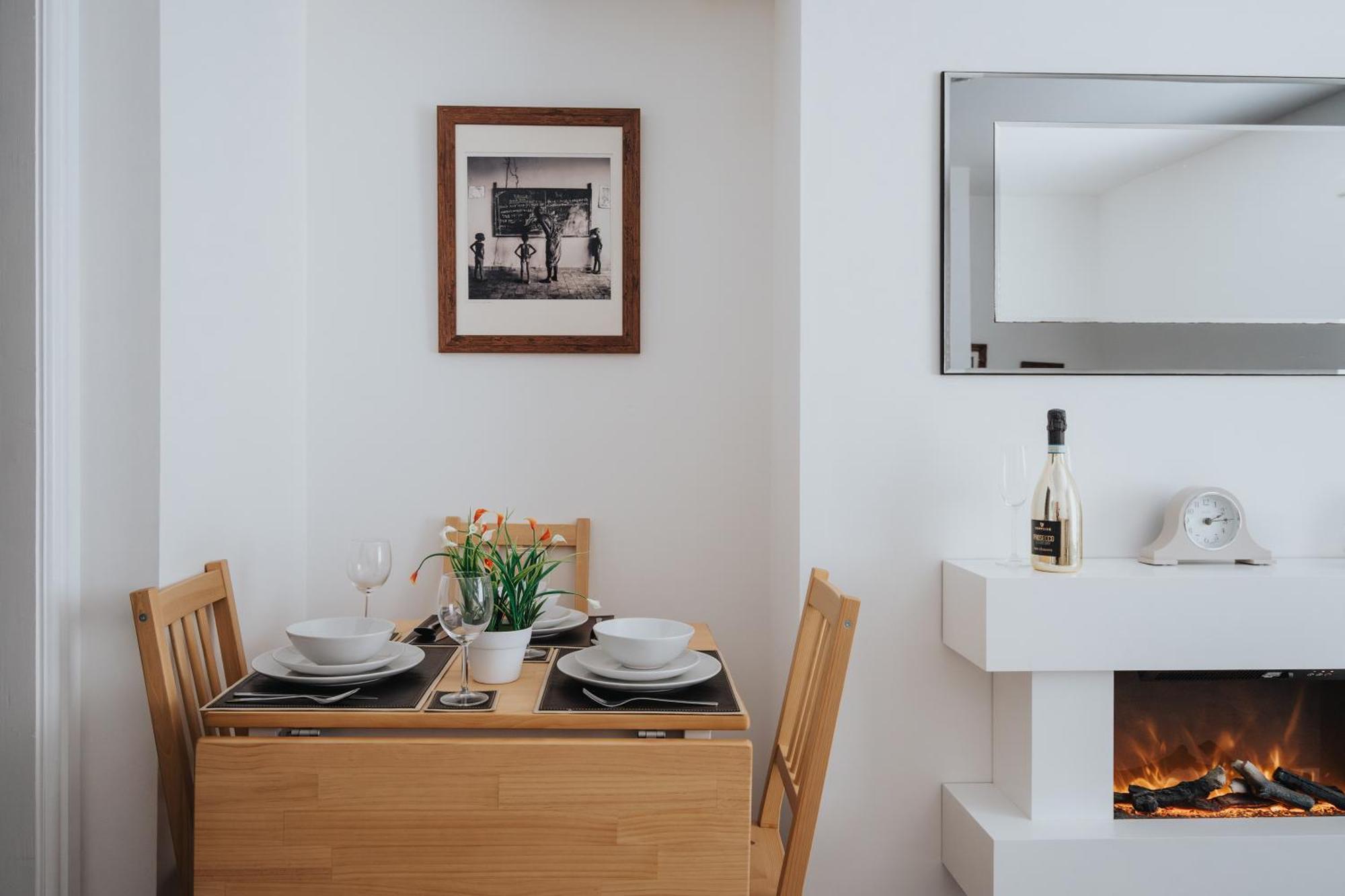 Buxton Apartment - 1 Bed, Free Parking, Wi-Fi Hazel Grove Екстер'єр фото