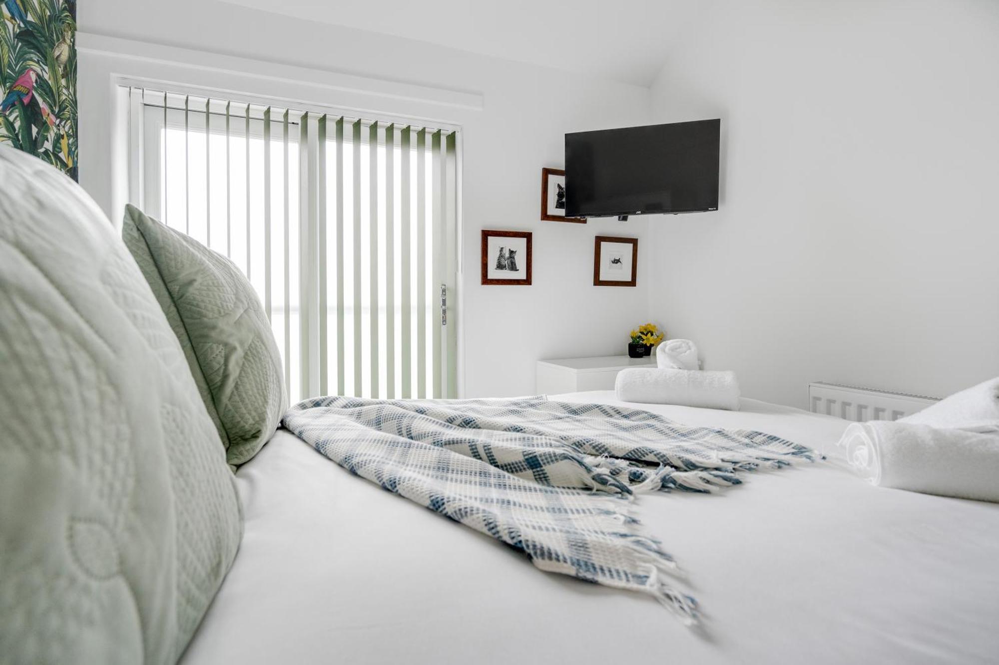 Buxton Apartment - 1 Bed, Free Parking, Wi-Fi Hazel Grove Екстер'єр фото